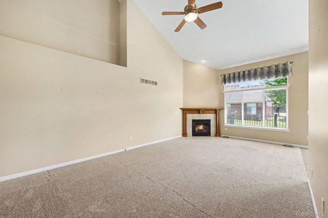 6670 Lexington Avenue S, Shelby Charter Township, MI 48317