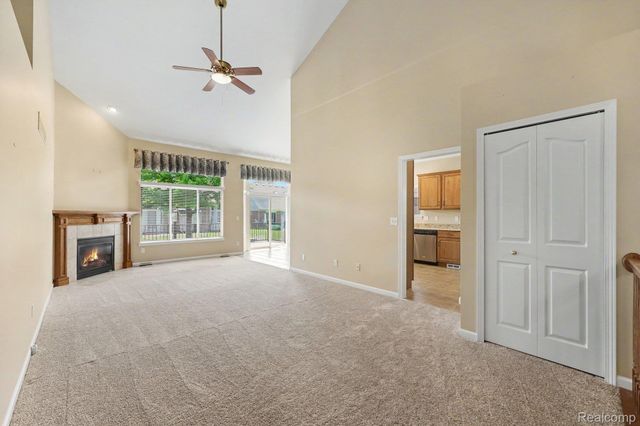 6670 Lexington Avenue S, Shelby Charter Township, MI 48317