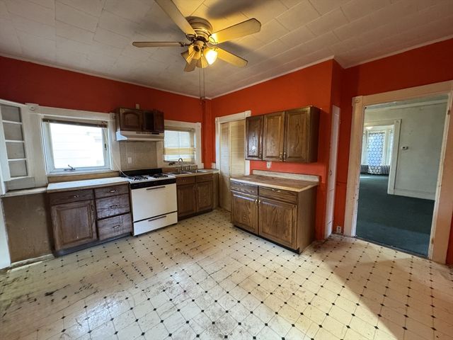 117 Willis St, New Bedford, MA 02740