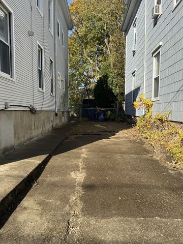 117 Willis St, New Bedford, MA 02740