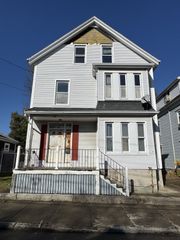 117 Willis St, New Bedford, MA 02740