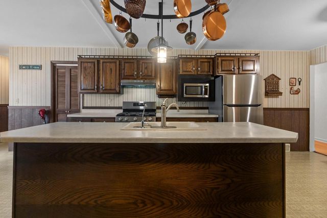N1409 Hillside BOULEVARD, Genoa City, WI 53128