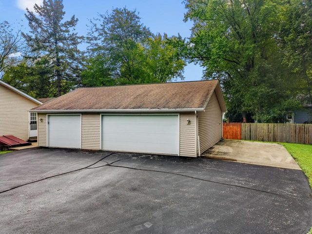 N1409 Hillside BOULEVARD, Genoa City, WI 53128