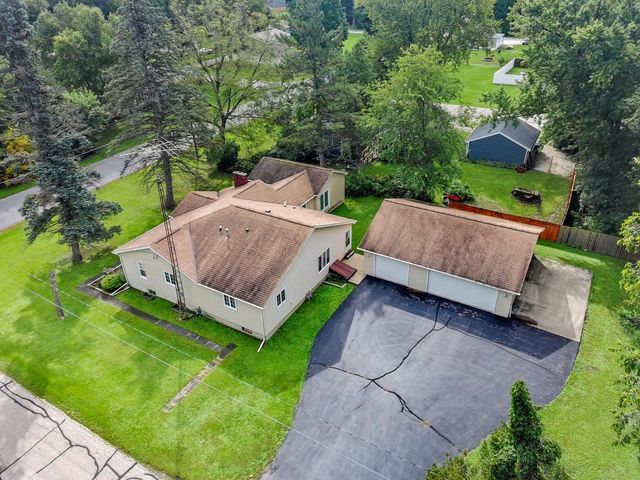 N1409 Hillside BOULEVARD, Genoa City, WI 53128
