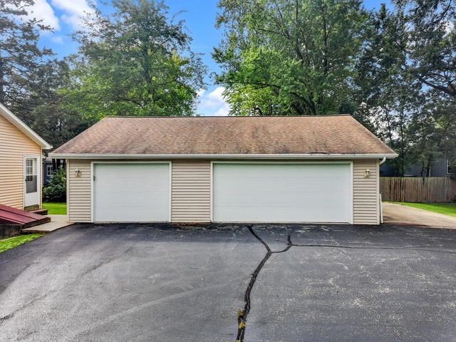 N1409 Hillside BOULEVARD, Genoa City, WI 53128