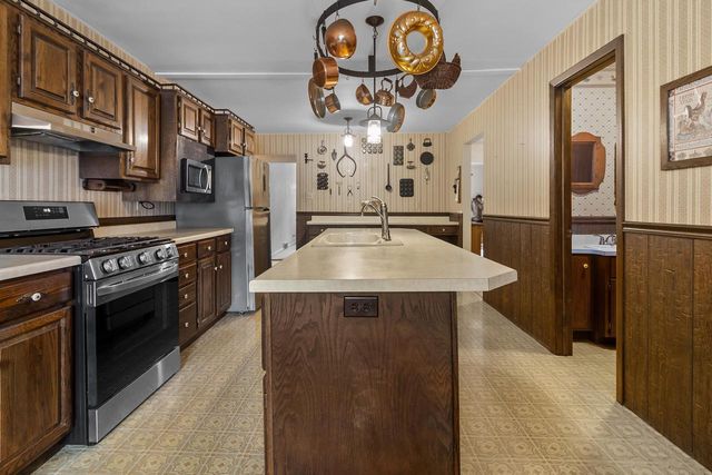 N1409 Hillside BOULEVARD, Genoa City, WI 53128