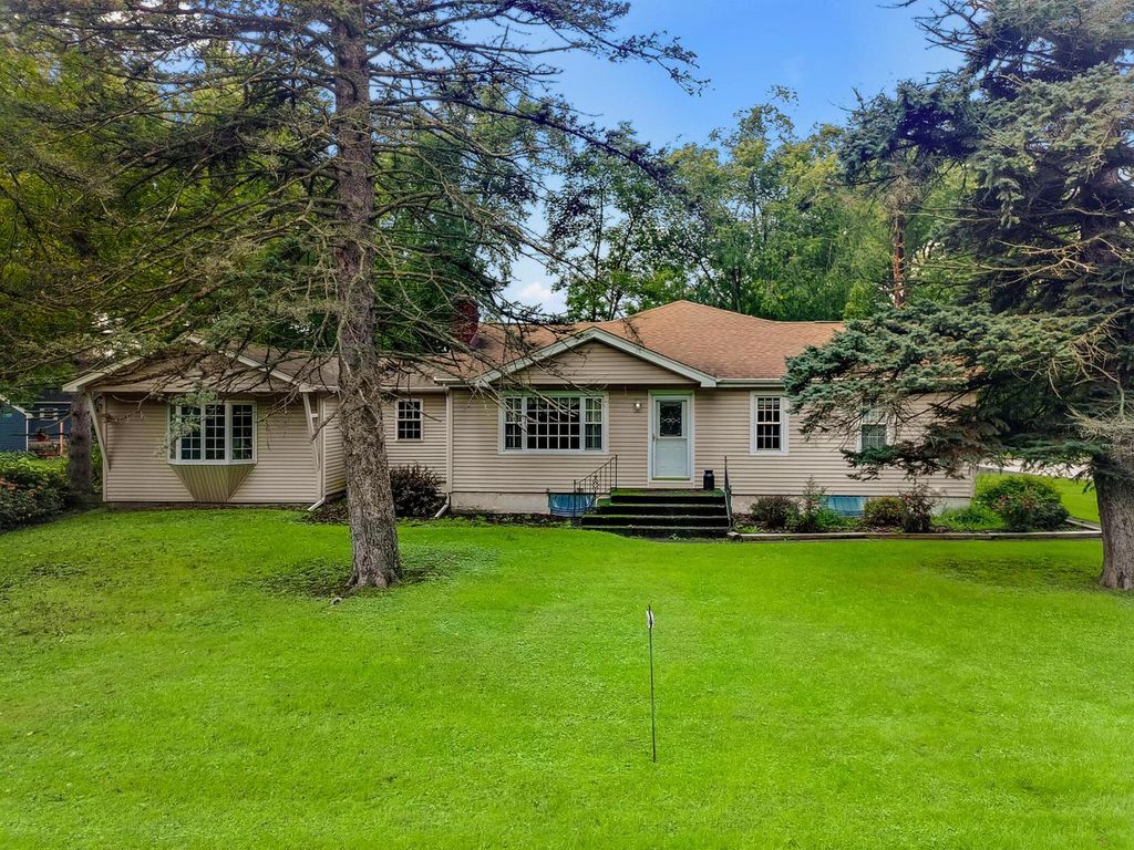 N1409 Hillside BOULEVARD, Genoa City, WI 53128