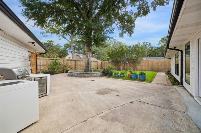 10018 Briar Forest Drive, Houston, TX 77042