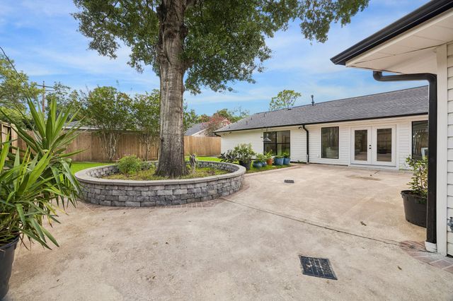 10018 Briar Forest Drive, Houston, TX 77042