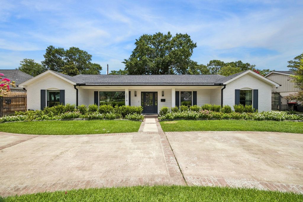 10018 Briar Forest Drive, Houston, TX 77042