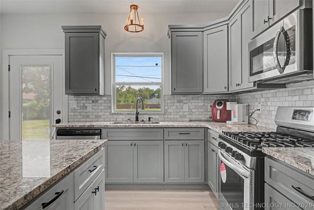 228 E Woodrow Street, Tulsa, OK 74106