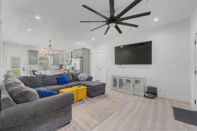 228 E Woodrow Street, Tulsa, OK 74106