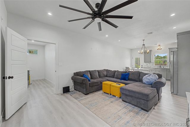 228 E Woodrow Street, Tulsa, OK 74106