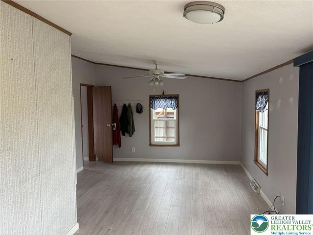 3877 East Grant Street, Washington Twp, PA 18080