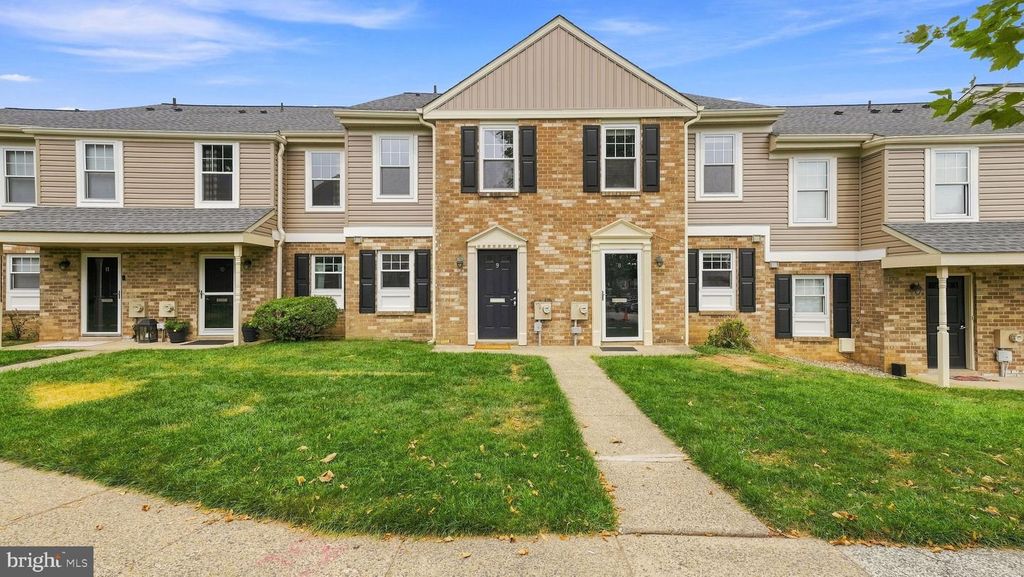 9 YORKTOWN CT #116 U-9, BLUE BELL, PA 19422 — exterior