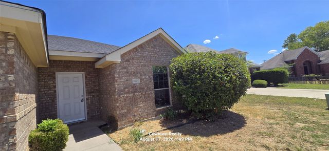 9325 Rhoni Court, Fort Worth, TX 76140