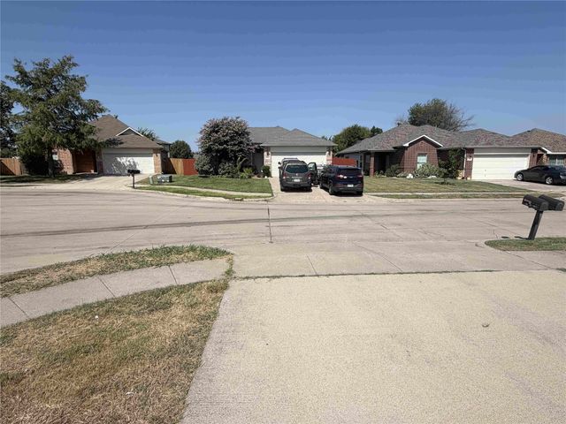 9325 Rhoni Court, Fort Worth, TX 76140