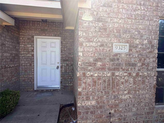 9325 Rhoni Court, Fort Worth, TX 76140