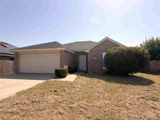 9325 Rhoni Court, Fort Worth, TX 76140