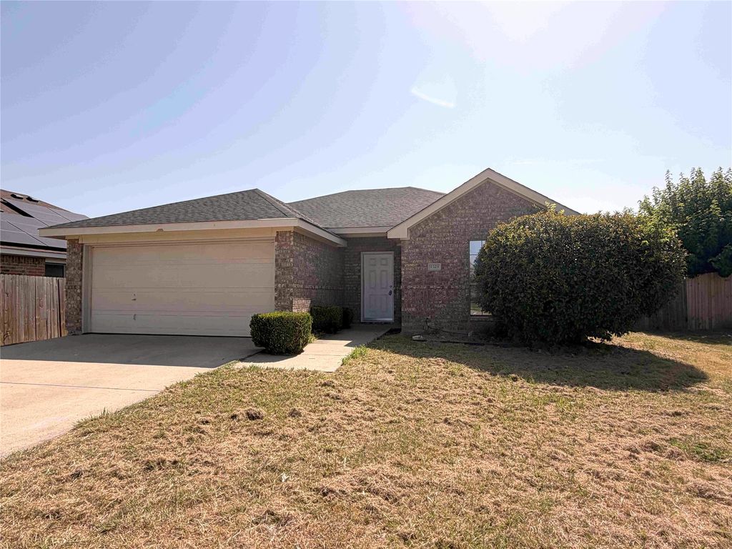 9325 Rhoni Court, Fort Worth, TX 76140
