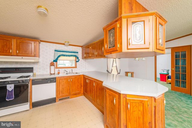 82 TAYLOR DR, Ronks, PA 17572
