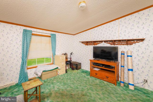 82 TAYLOR DR, Ronks, PA 17572