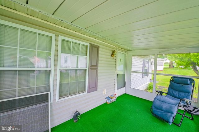 82 TAYLOR DR, Ronks, PA 17572