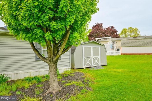 82 TAYLOR DR, Ronks, PA 17572