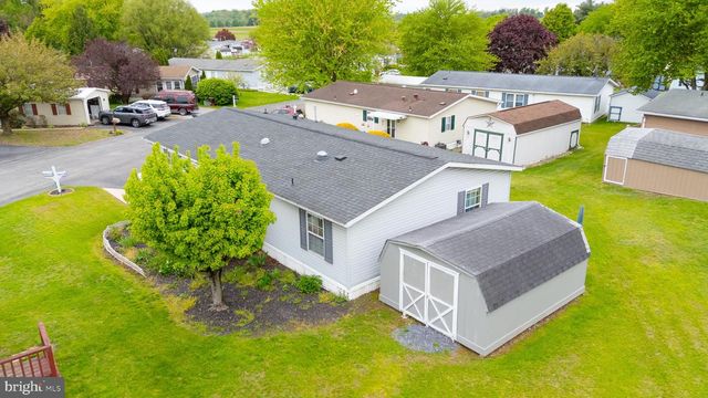 82 TAYLOR DR, Ronks, PA 17572