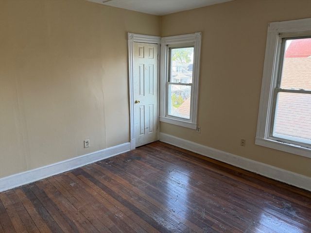 37-39 Wilmont St, Springfield, MA 01108