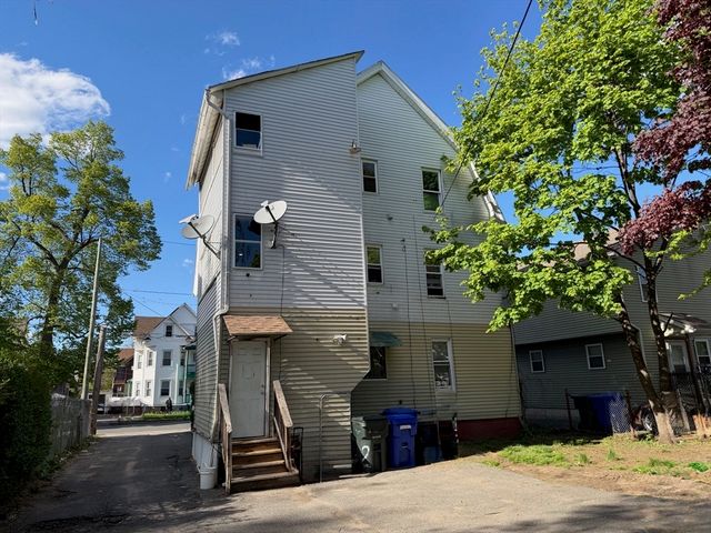 37-39 Wilmont St, Springfield, MA 01108