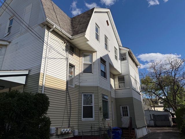 37-39 Wilmont St, Springfield, MA 01108