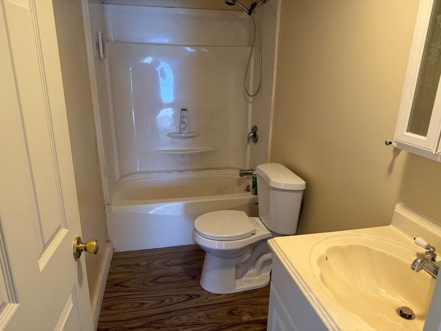 37-39 Wilmont St, Springfield, MA 01108