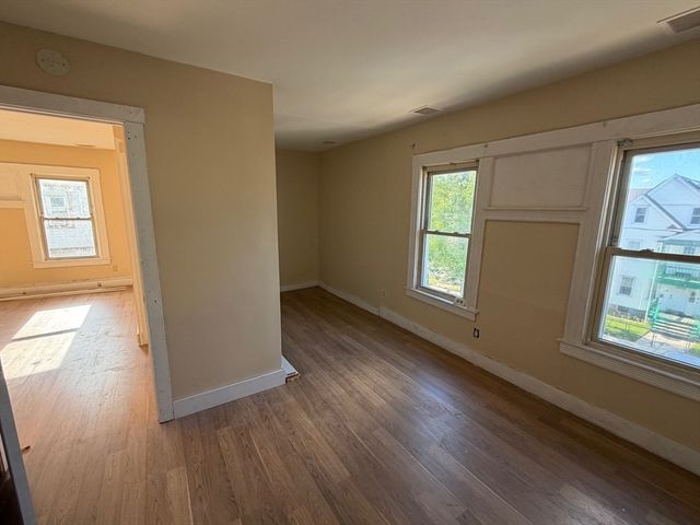 37-39 Wilmont St, Springfield, MA 01108