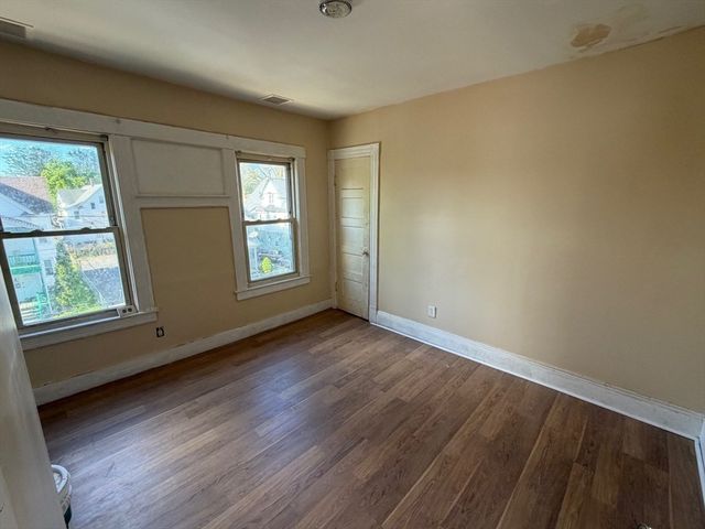 37-39 Wilmont St, Springfield, MA 01108