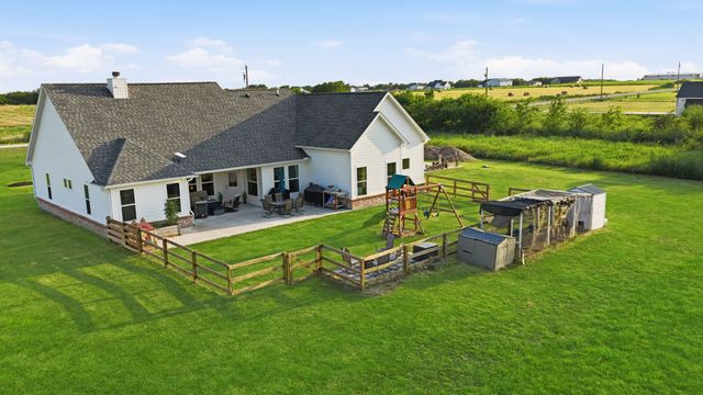 5692 County Road 1093, Celeste, TX 75423