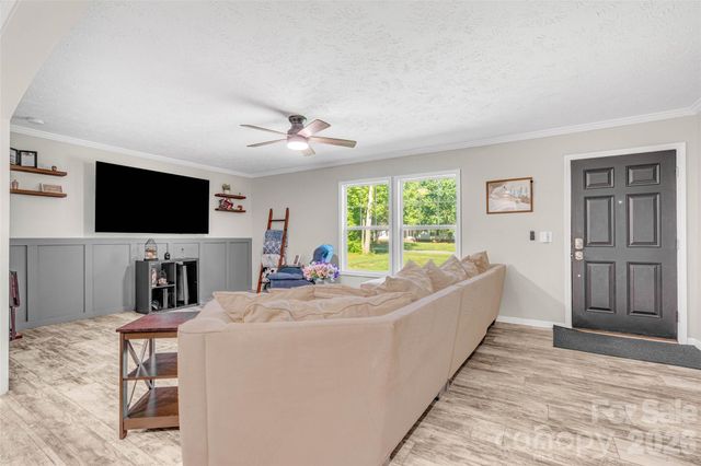 5007 Carlos Road, Catawba, NC 28609
