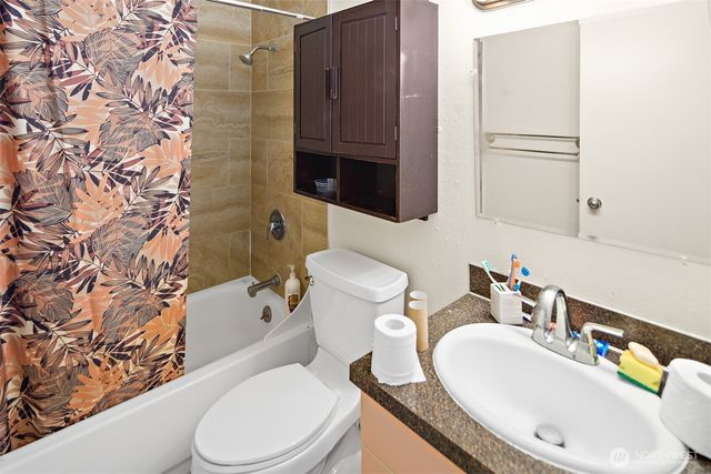 739 3rd Avenue S, Kent, WA 98032