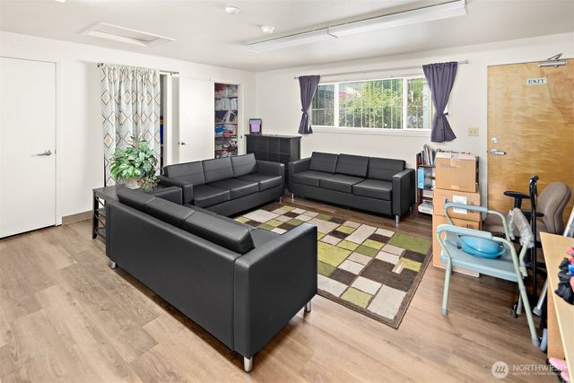 739 3rd Avenue S, Kent, WA 98032