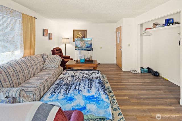 739 3rd Avenue S, Kent, WA 98032