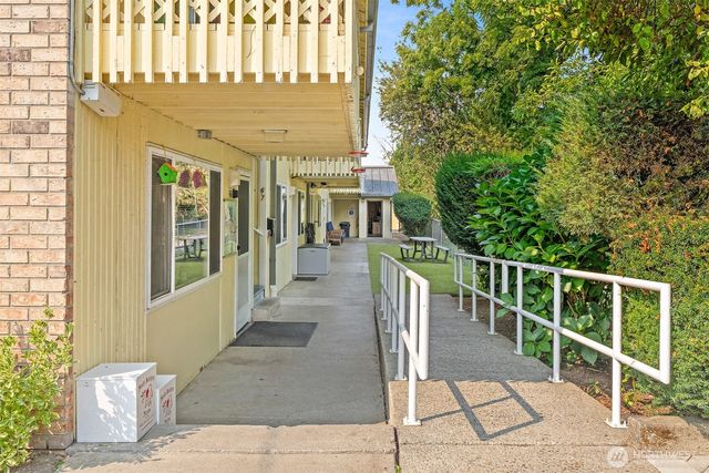 739 3rd Avenue S, Kent, WA 98032