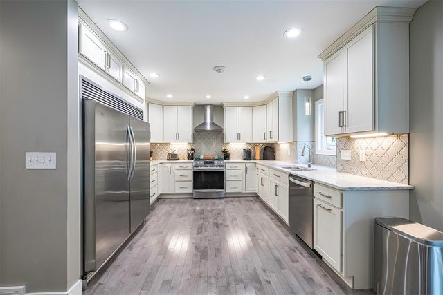 6400 BERRY Trail, Fairview, PA 16415