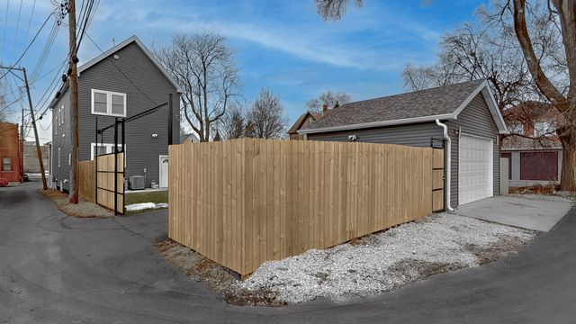 2347 Walnut Street, Blue Island, IL 60406