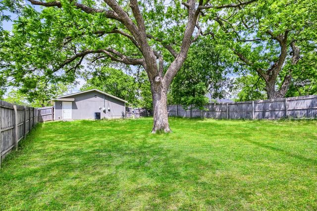 426 E Monterey Street, Denison, TX 75021