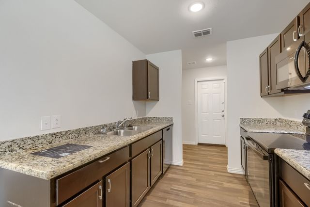 426 E Monterey Street, Denison, TX 75021