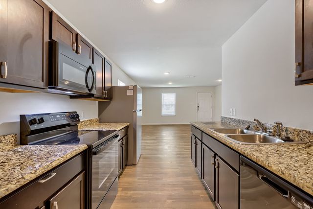 426 E Monterey Street, Denison, TX 75021