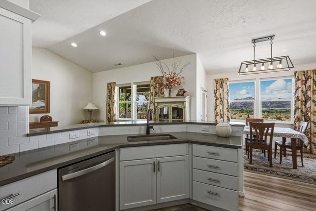 2791 NW Lexie Lane, Redmond, OR 97756