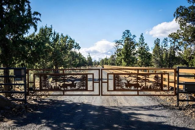 2791 NW Lexie Lane, Redmond, OR 97756