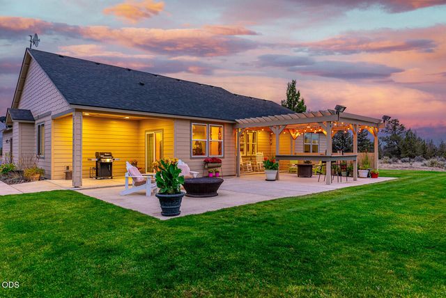 2791 NW Lexie Lane, Redmond, OR 97756