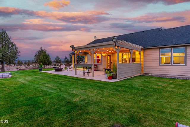 2791 NW Lexie Lane, Redmond, OR 97756